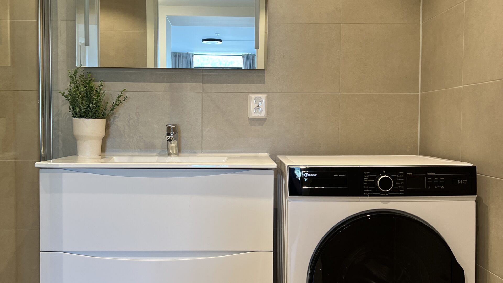 Bathroom with washing machine